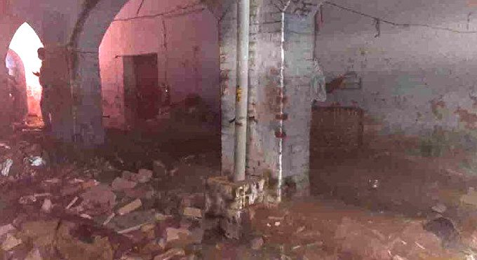 Kanpur Police line roof collapse accident 